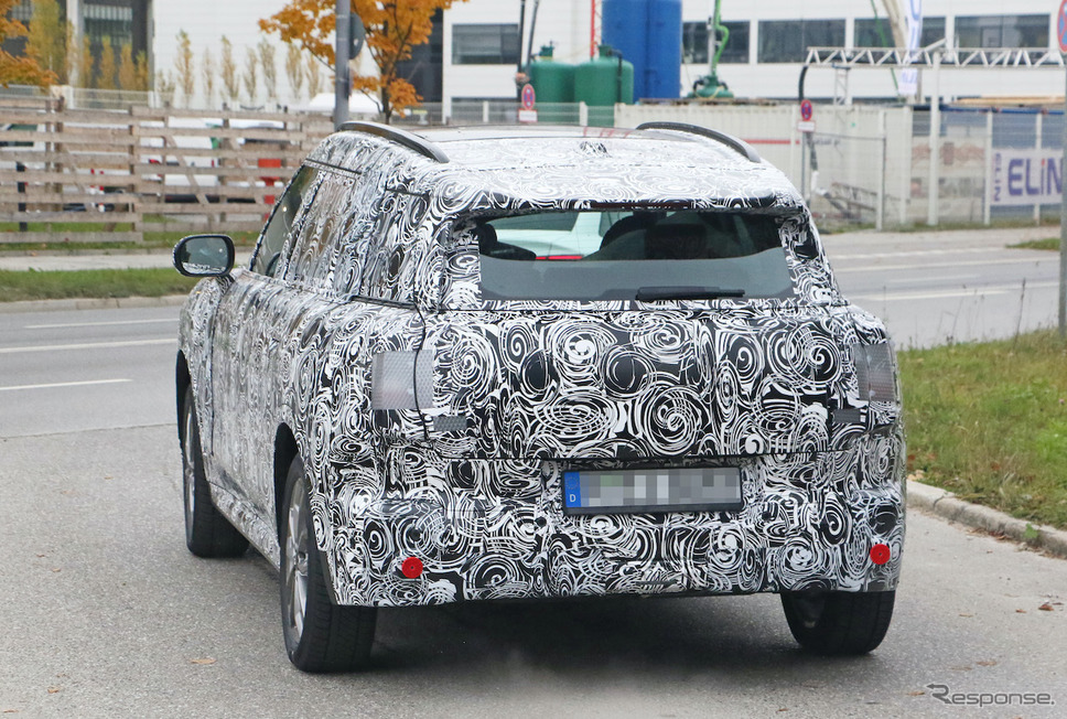 MINI クロスオーバー 次期型プロトタイプ(スクープ写真)《APOLLO NEWS SERVICE》