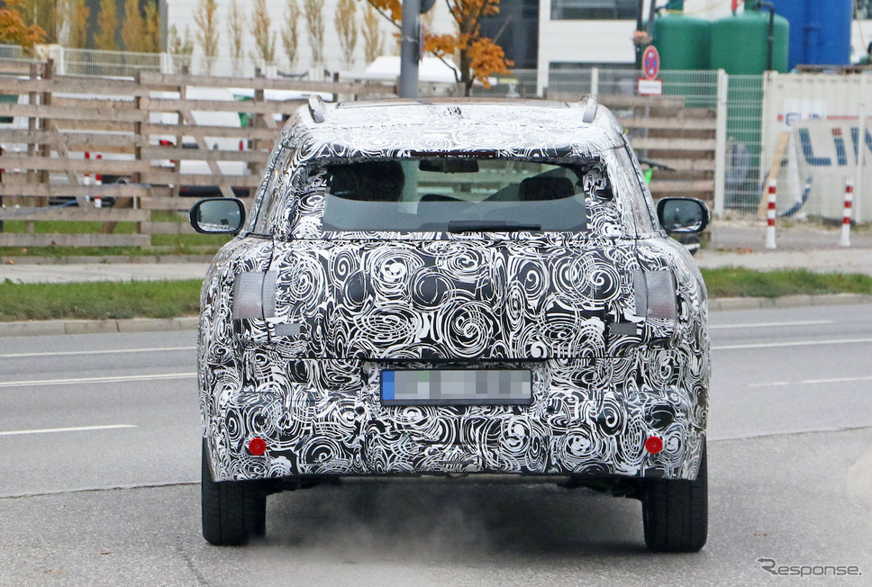 MINI クロスオーバー 次期型プロトタイプ(スクープ写真)《APOLLO NEWS SERVICE》