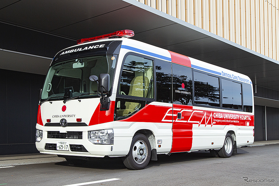 日本初の国産ECMOストレッチャー搭載「走る救命救急室」エクモカー、DMM.comが千葉大学病院に納入《画像提供 DMM.com》