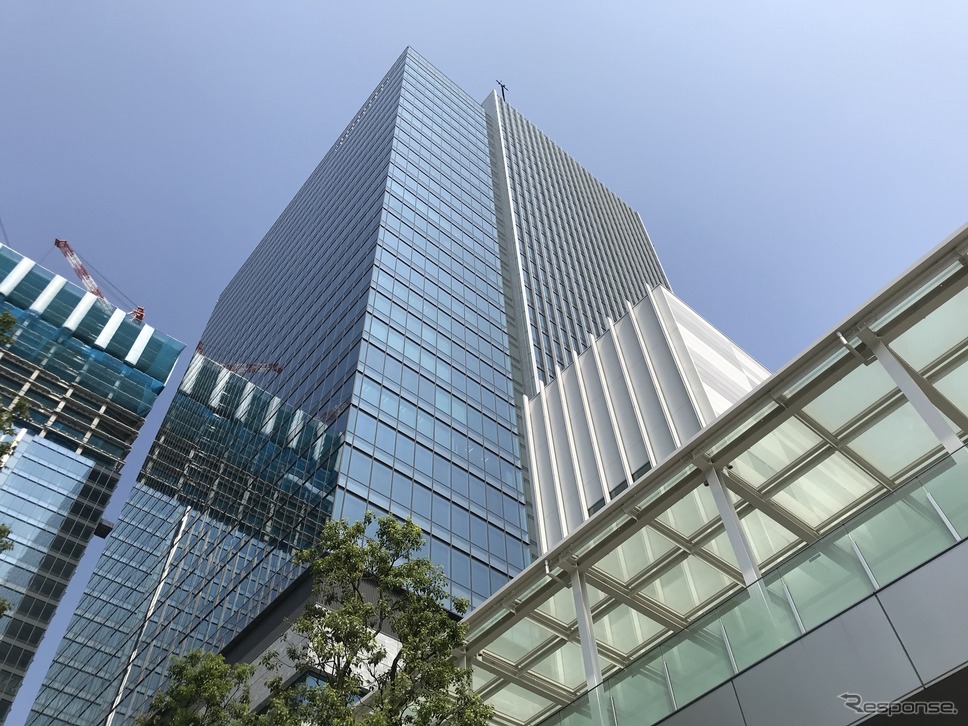 三菱自動車本社《写真撮影 高木啓》