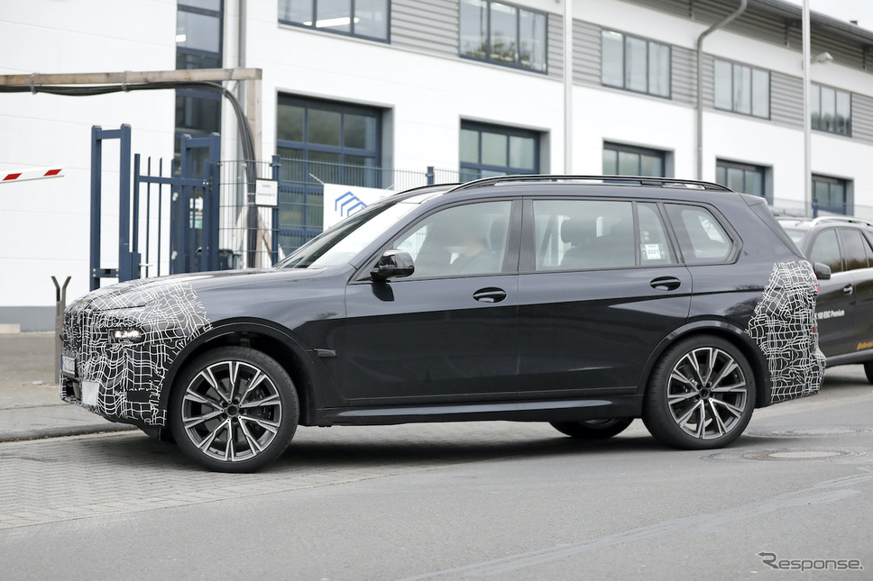 BMW X7 改良新型プロトタイプ（スクープ写真）《APOLLO NEWS SERVICE》