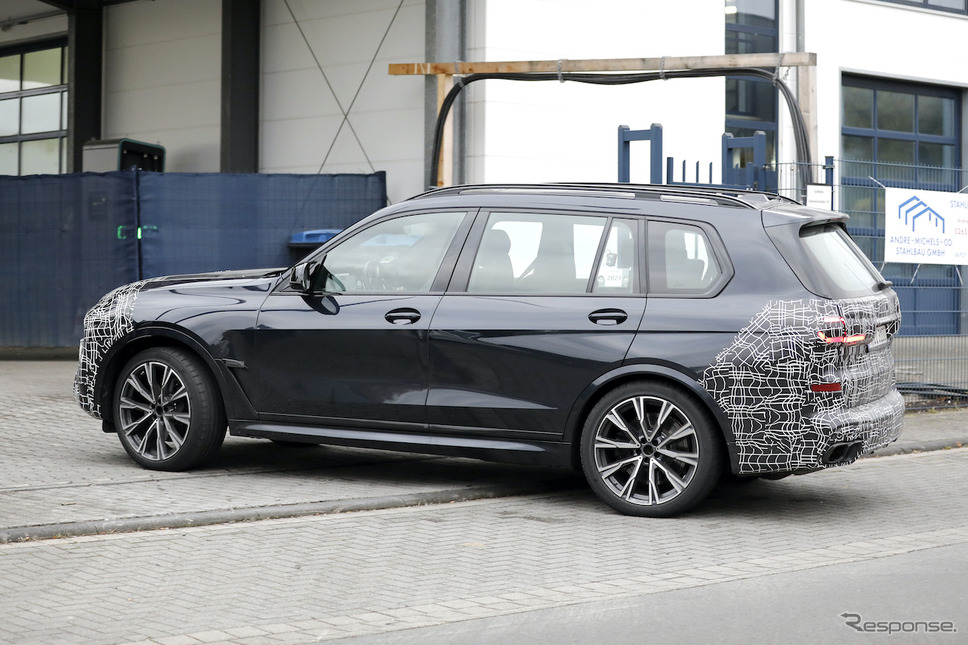 BMW X7 改良新型プロトタイプ（スクープ写真）《APOLLO NEWS SERVICE》
