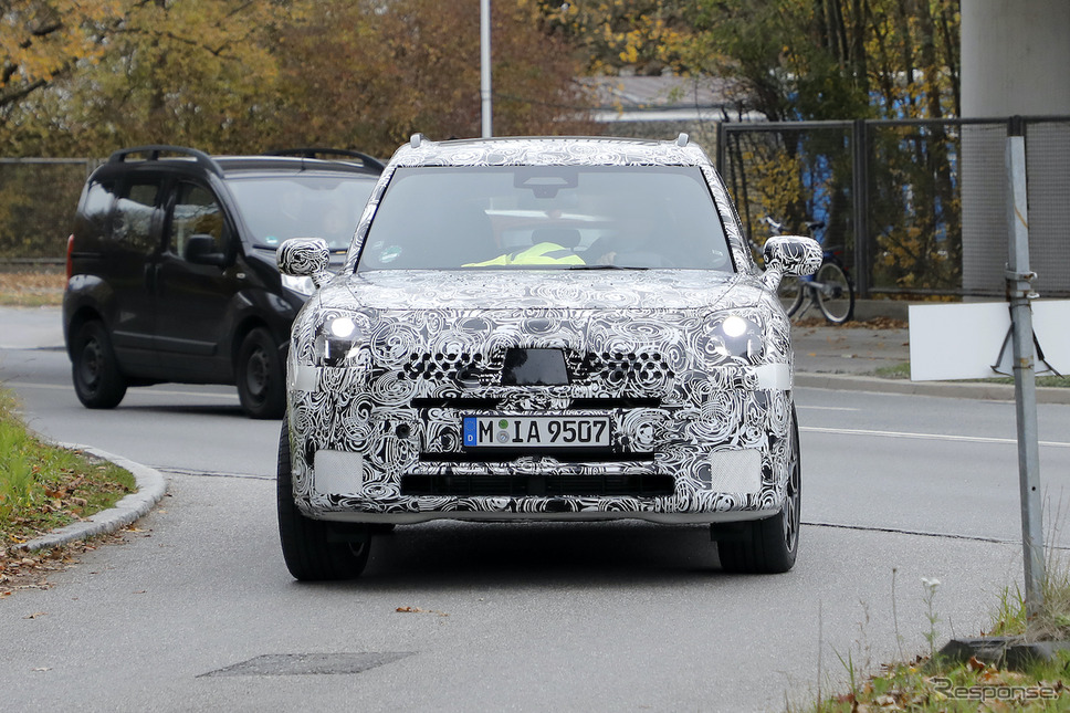 MINI クロスオーバー 次期型プロトタイプ(スクープ写真)《APOLLO NEWS SERVICE》