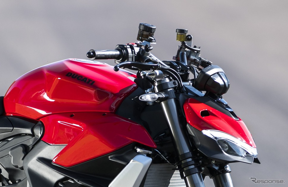 ドゥカティ・ストリートファイター V2《photo by Ducati》