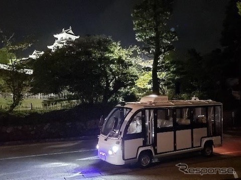 夜間に自動運転車両を実証走行《写真提供 ソフトバンク》