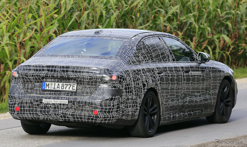 BMW i5 市販型プロトタイプ(スクープ写真)《APOLLO NEWS SERVICE》