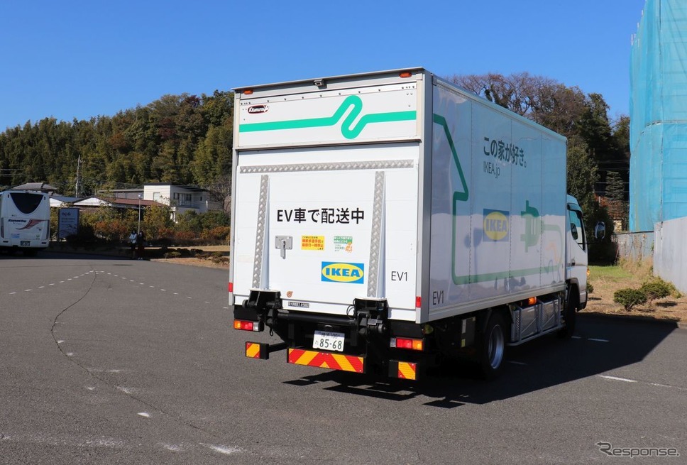 リアはパワーゲートつき《写真撮影 中尾真二》
