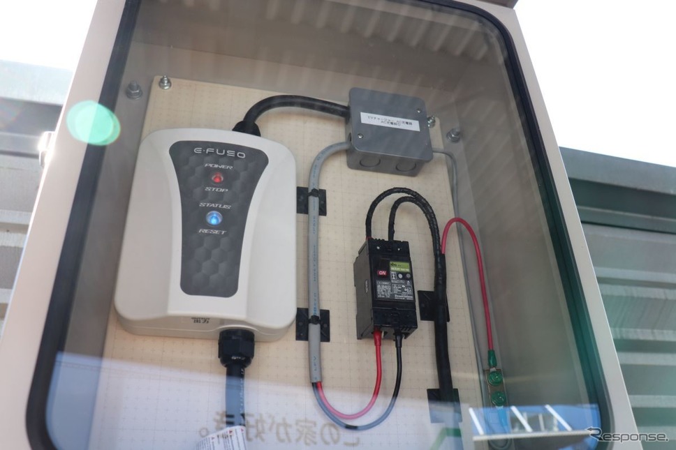 出力6kWのAC普通充電器の配電盤《写真撮影 中尾真二》
