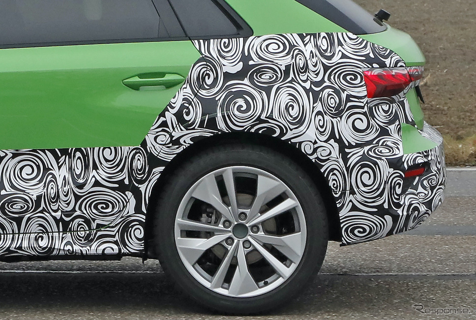 アウディ A3 オールロード(仮)プロトタイプ車両(スクープ写真)《APOLLO NEWS SERVICE》