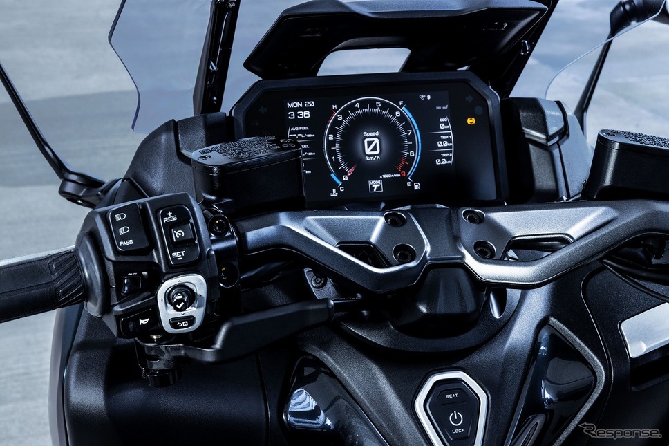 ヤマハ TMAX Tech MAX《写真提供 ヤマハ発動機》