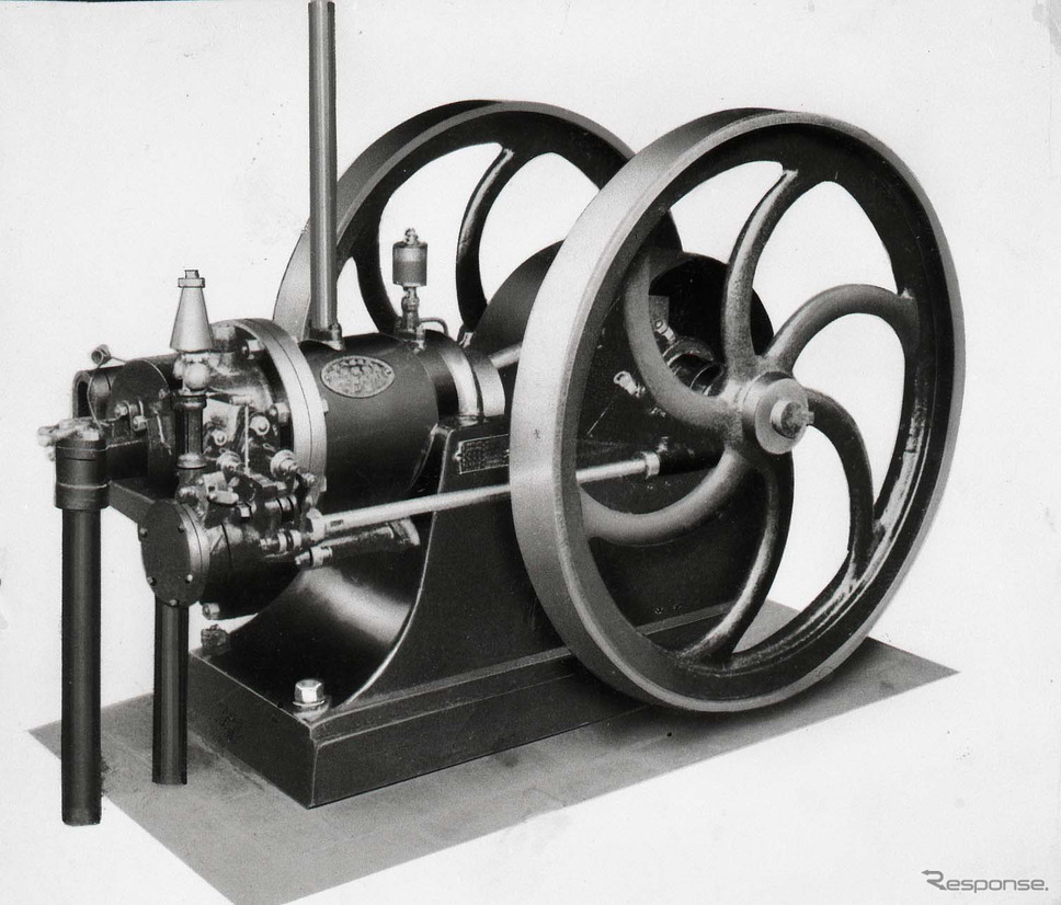 ダイハツが開発した6馬力吸入ガス発動機（1907年）《写真提供 ダイハツ》