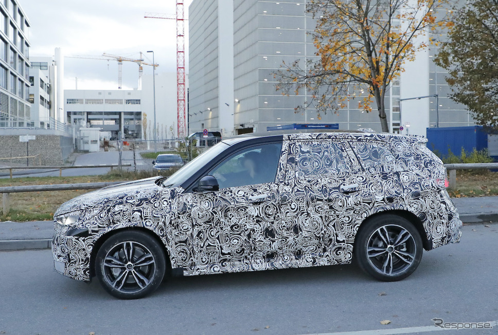BMW X1 M35i プロトタイプ(スクープ写真)《APOLLO NEWS SERVICE》