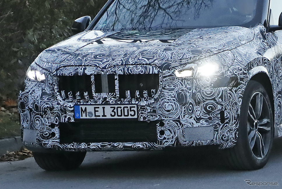BMW X1 M35i プロトタイプ(スクープ写真)《APOLLO NEWS SERVICE》