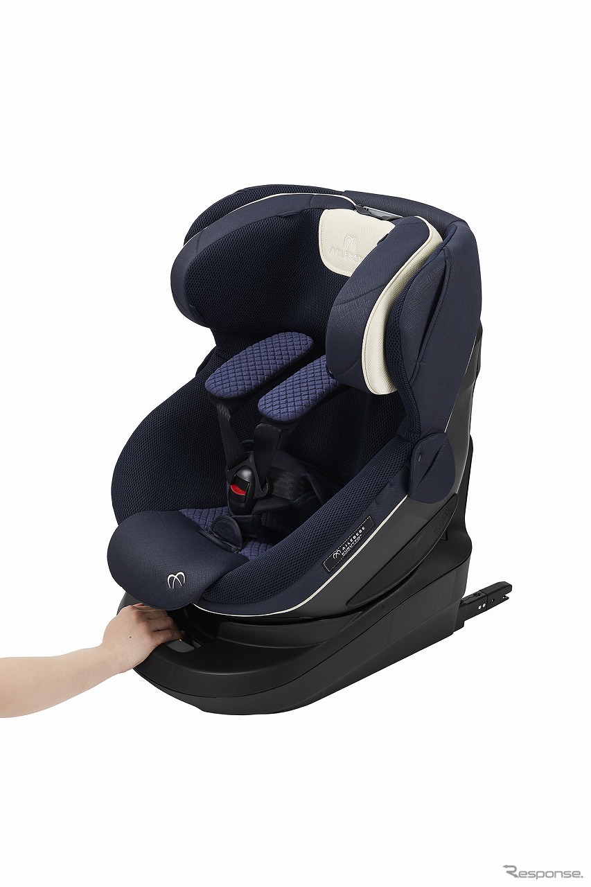 ISOFIX《写真提供 カーメイト》