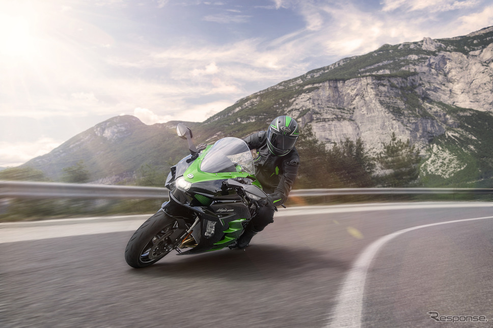 カワサキ Ninja H2 SX SE(2022年モデル)《photo by Kawasaki》