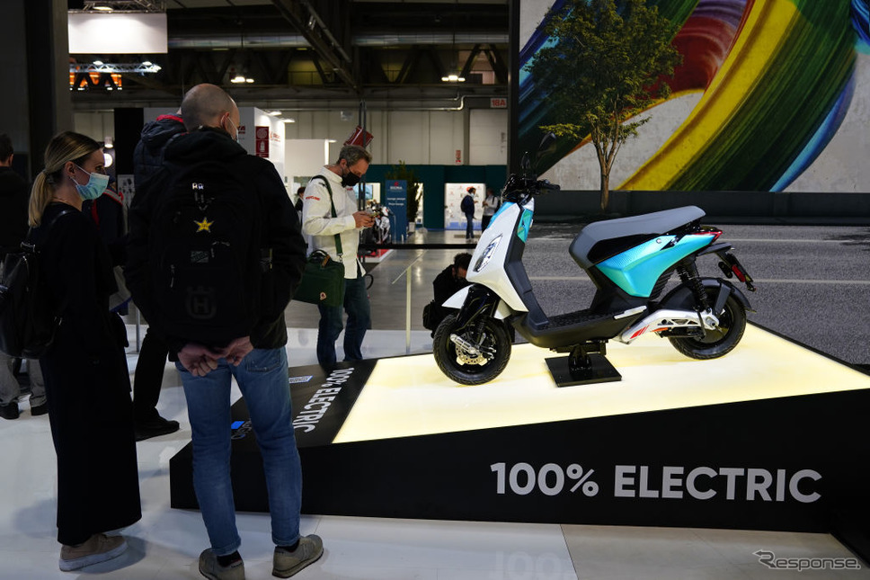 ピアッジオ1(EICMA 2021)《Photo by Pier Marco Tacca/Getty Images Entertainment/ゲッティイメージズ》