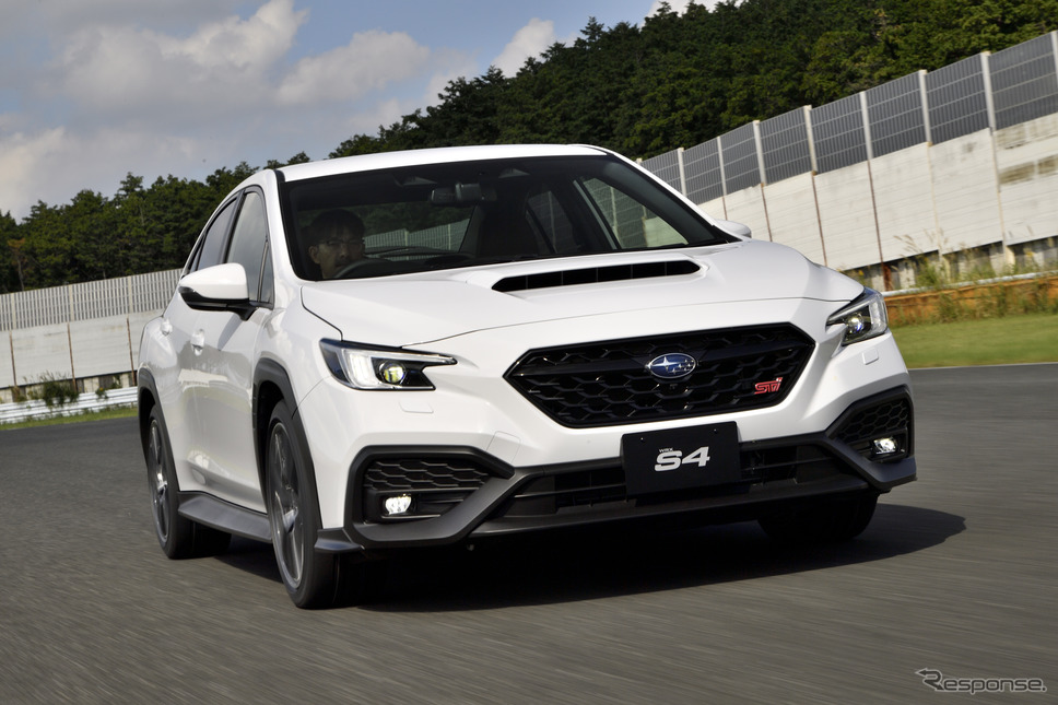 SUBARU 新型 WRX S4 STI Sport R EX ボディカラー セラミックホワイト《写真撮影 雪岡直樹》