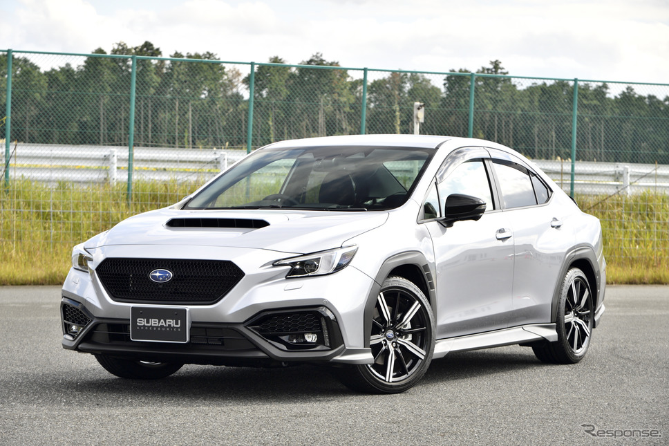 SUBARU 新型 WRX S4 GT-H ボディカラー アイスシルバー・メタリック《写真撮影 雪岡直樹》