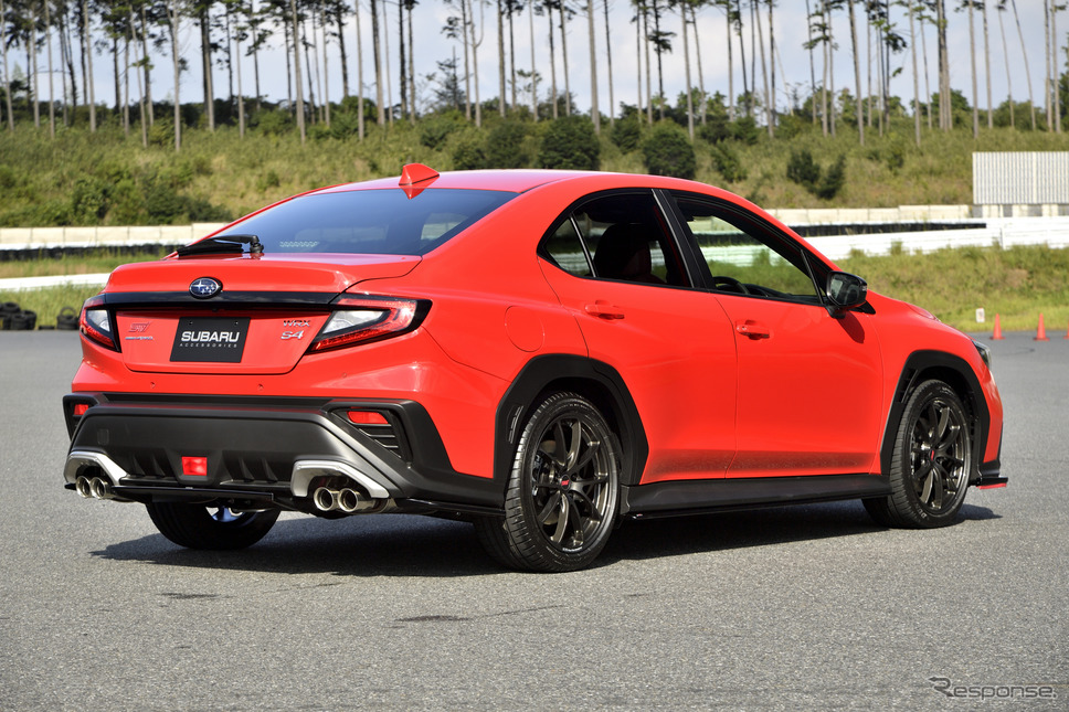 SUBARU 新型 WRX S4 STI Sport R EX(アクセサリー装着車)《写真撮影 雪岡直樹》