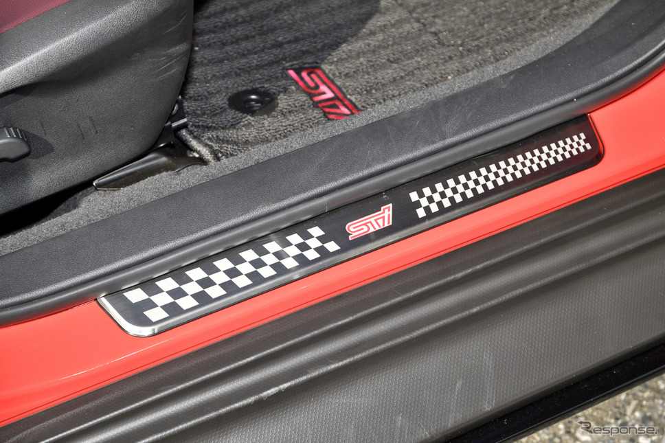 SUBARU 新型 WRX S4 STI Sport R EX(アクセサリー装着車)《写真撮影 雪岡直樹》