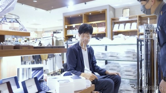 有楽町マルイ館内で近距離電動モビリティを提供(イメージ)《画像提供 WHILL》