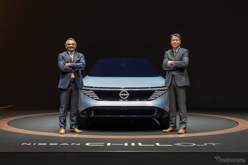 NISSAN Chill-Outとアシュワニ・グプタ最高執行責任者（左）/内田誠社長（右）《写真提供 日産自動車》