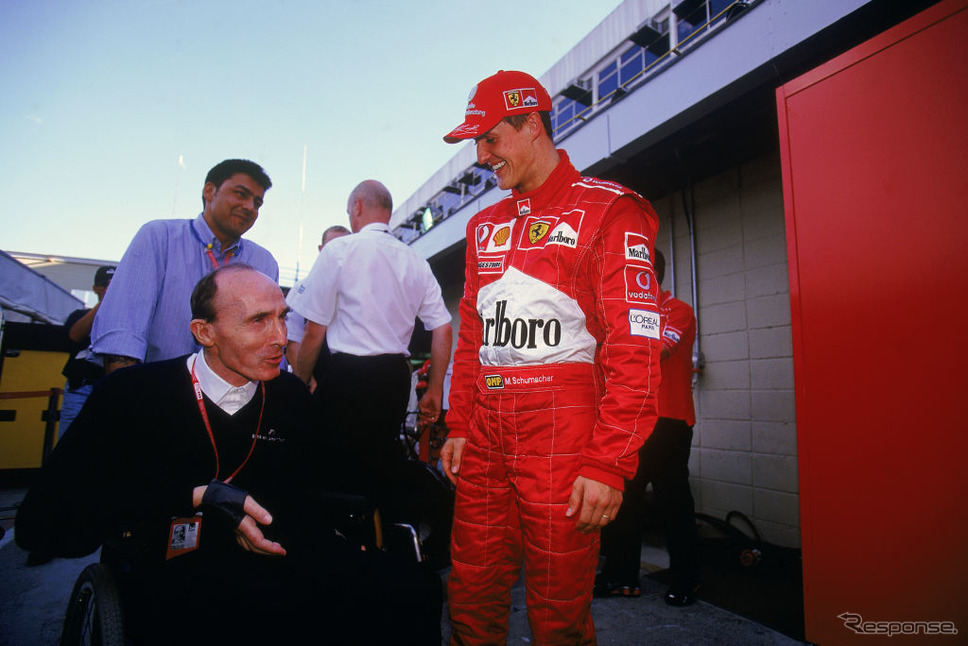 ライバルであったフェラーリ時代のミハエル・シューマッハーと。《Photo by Clive Mason/Getty Images/ゲッティイメージズ》