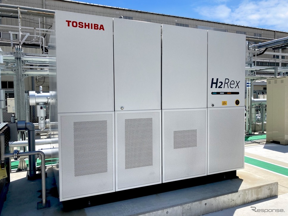 トヨタ自動車の本社工場に納入した100kW「H2Rex」《画像提供 東芝エネルギーシステムズ》