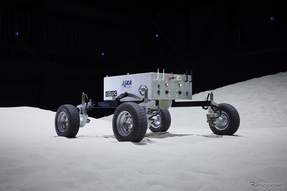 月面ローバ試作機《写真提供 日産自動車》