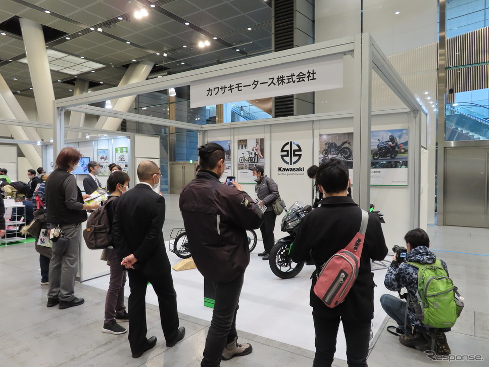 カワサキ(EVバイクコレクション2021)《写真撮影 先川 知香》