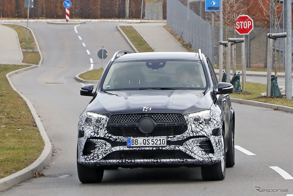 メルセデスベンツ GLE 改良新型プロトタイプ(スクープ写真)《APOLLO NEWS SERVICE》