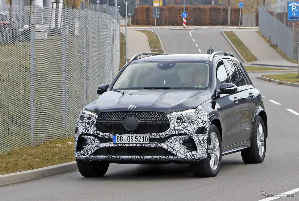 メルセデスベンツ GLE 改良新型プロトタイプ(スクープ写真)《APOLLO NEWS SERVICE》