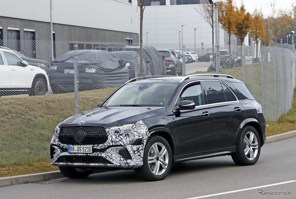 メルセデスベンツ GLE 改良新型プロトタイプ(スクープ写真)《APOLLO NEWS SERVICE》