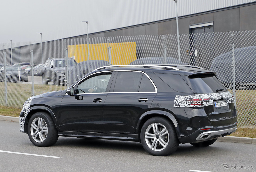 メルセデスベンツ GLE 改良新型プロトタイプ(スクープ写真)《APOLLO NEWS SERVICE》