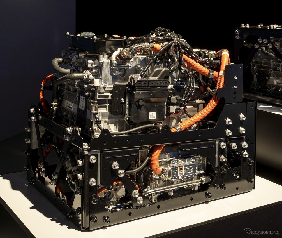 新型 MIRAI 用がベースのトヨタの第2世代燃料電池モジュール《photo by Toyota》