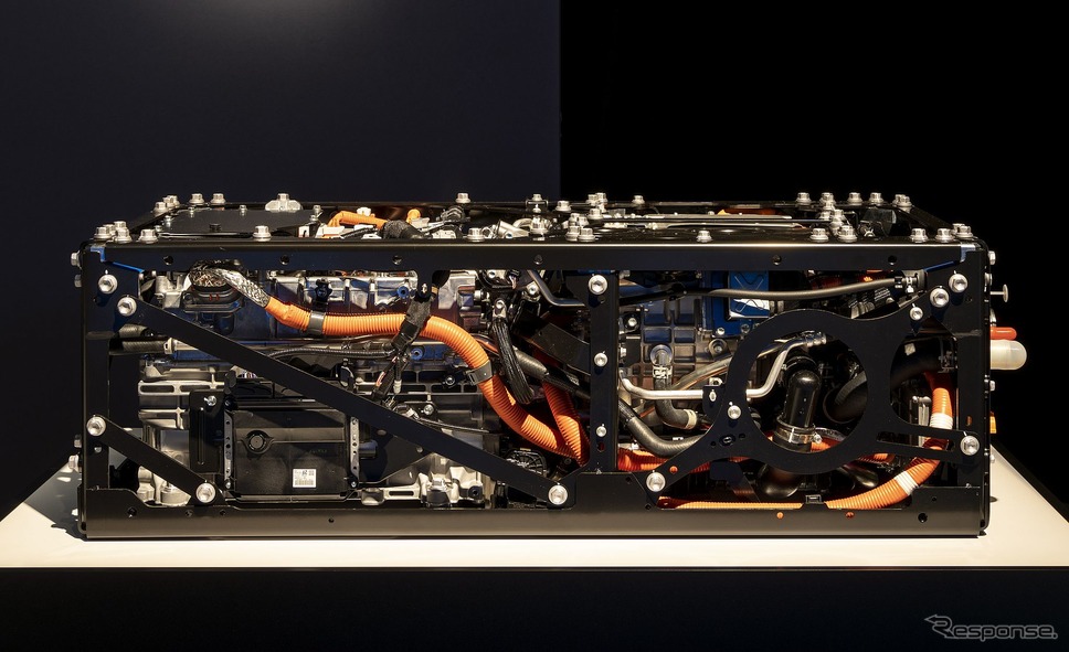 新型 MIRAI 用がベースのトヨタの第2世代燃料電池モジュール《photo by Toyota》