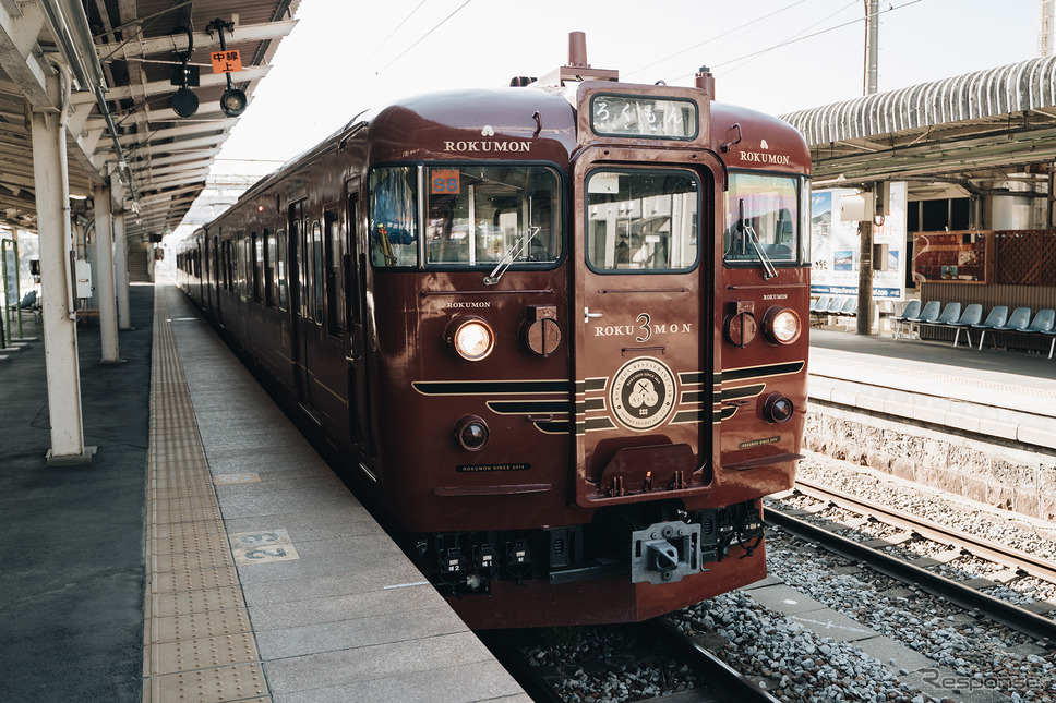「観光列車ろくもん」を使ったトレインワーケーション《写真撮影 坂本貴史》