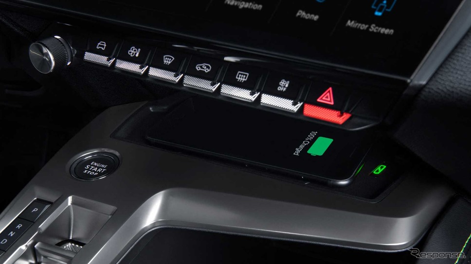 プジョー 308 新型の車載コネクト《photo by Peugeot》