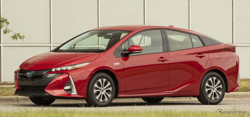 トヨタ・プリウス・プライム(プリウスPHV)の2022年モデル《photo by Toyota》