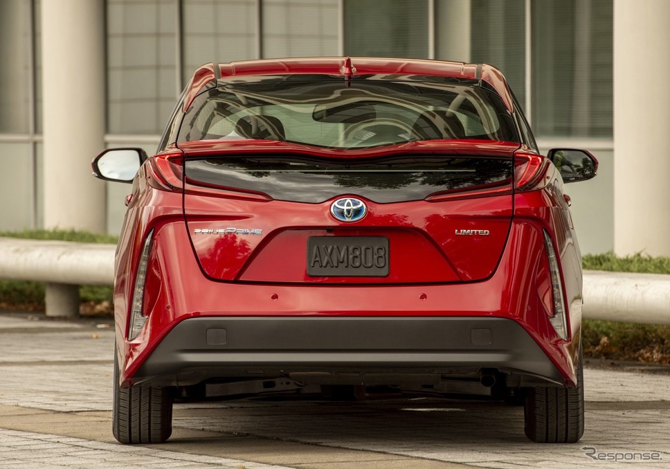 トヨタ・プリウス・プライム(プリウスPHV)の2022年モデル《photo by Toyota》