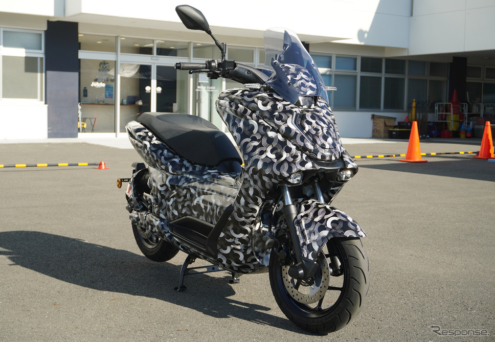 ヤマハが12月15日に初公開した125ccクラスのEV開発車両《写真撮影 宮崎壮人》