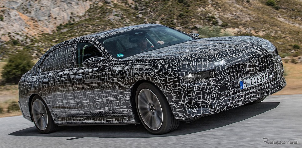 BMW i7 のプロトタイプ《photo by BMW》
