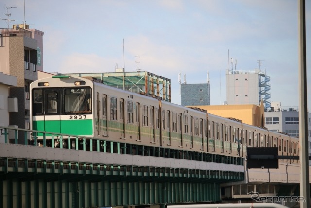 大阪メトロ中央線の20系。同線の終夜運転では、近鉄けいはんな線直通を含み、上下合わせて21本が運行される。《写真提供 写真AC》