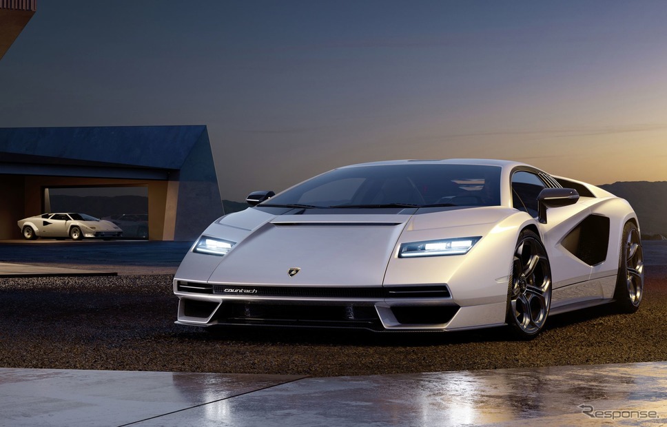 ランボルギーニ・カウンタック LPI 800-4 とオリジナルの カウンタック《photo by Lamborghini》