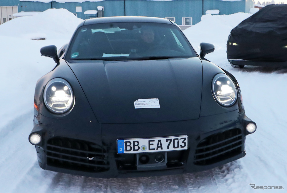ポルシェ 911ターボ 改良新型プロトタイプ(スクープ写真)《APOLLO NEWS SERVICE》