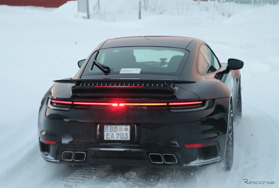 ポルシェ 911ターボ 改良新型プロトタイプ(スクープ写真)《APOLLO NEWS SERVICE》