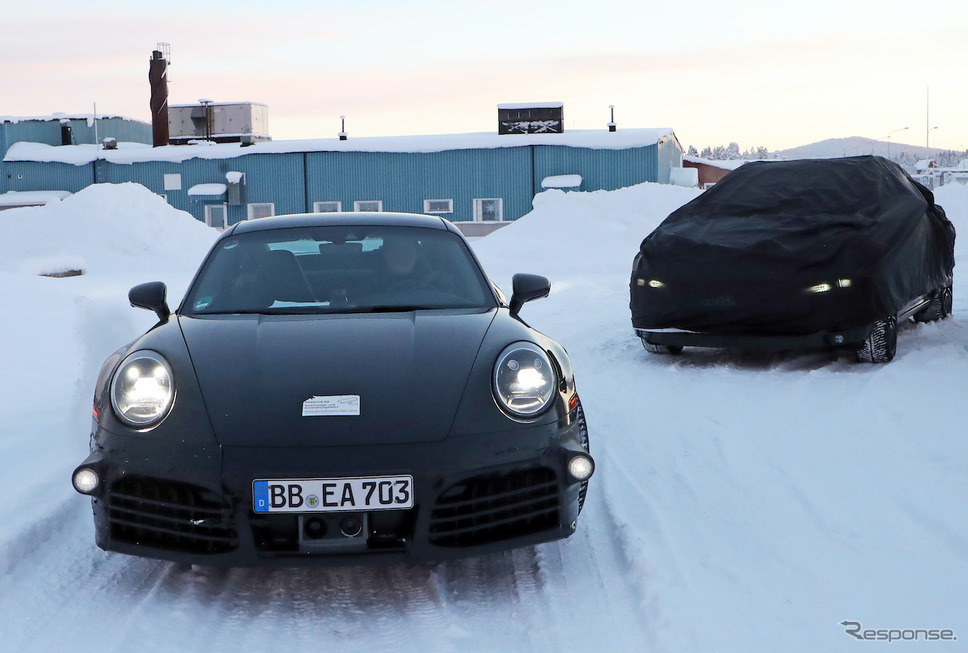 ポルシェ 911ターボ 改良新型プロトタイプ(スクープ写真)《APOLLO NEWS SERVICE》
