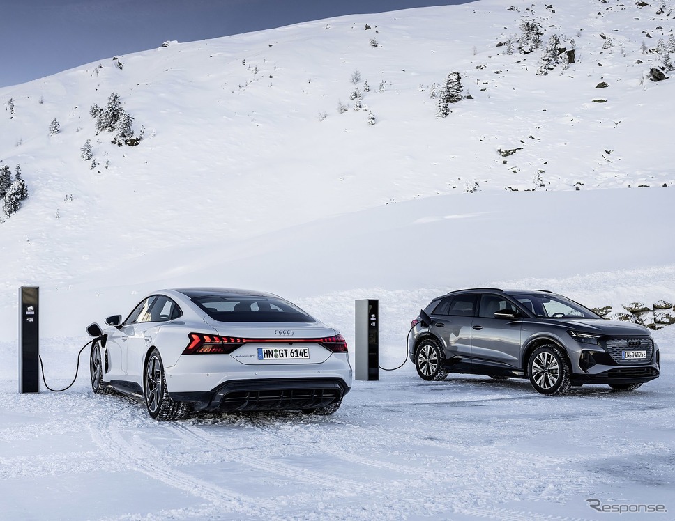 アウディ e-tron GT クワトロとアウディQ4 e-tron《photo by Audi》