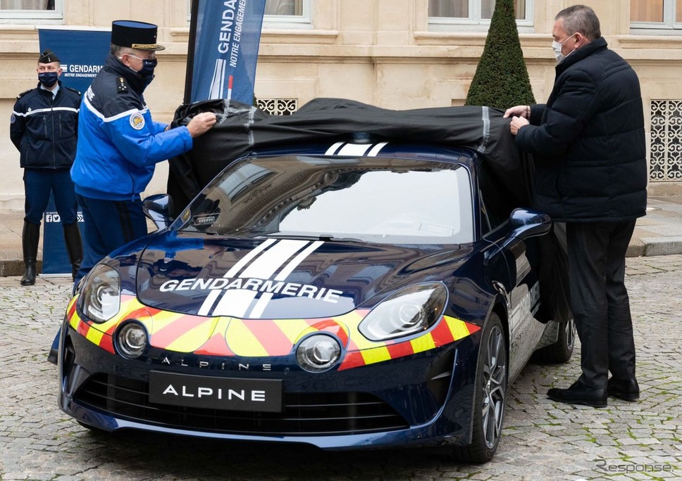 アルピーヌ A110 のフランス憲兵隊ポリスカー仕様車《photo by Alpine》