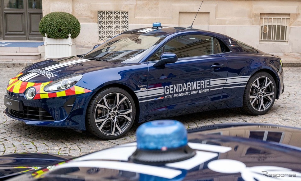 アルピーヌ A110 のフランス憲兵隊ポリスカー仕様車《photo by Alpine》